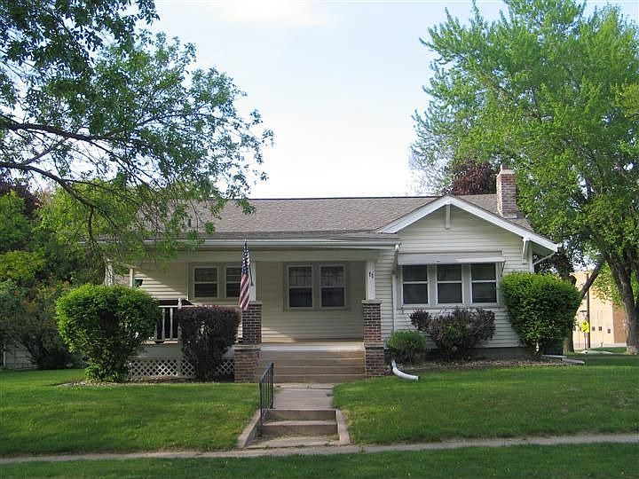 1st image of 11 32nd St