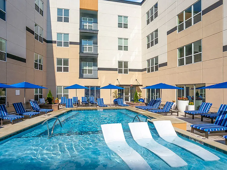Aster Apartments — Photo 17