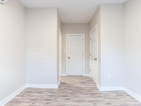 4th image of 2417 N Myrtlewood St #2FFR