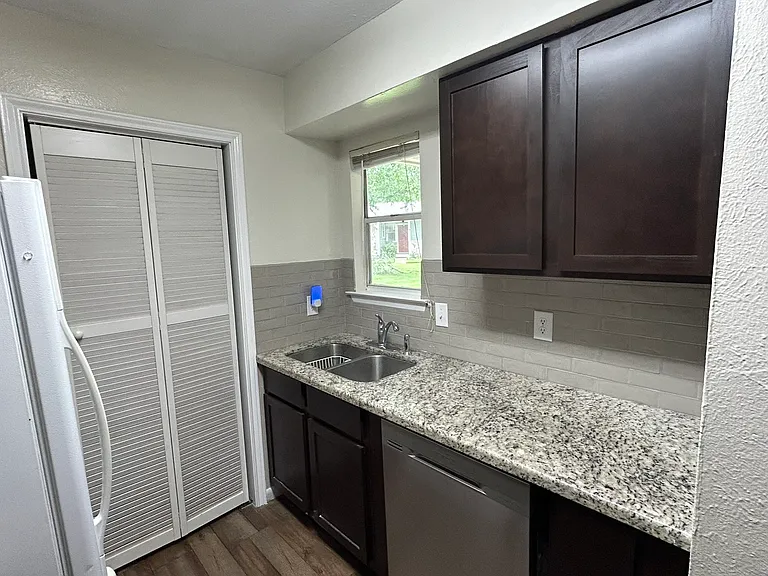 2800 Longmire Dr #44 — Photo 9
