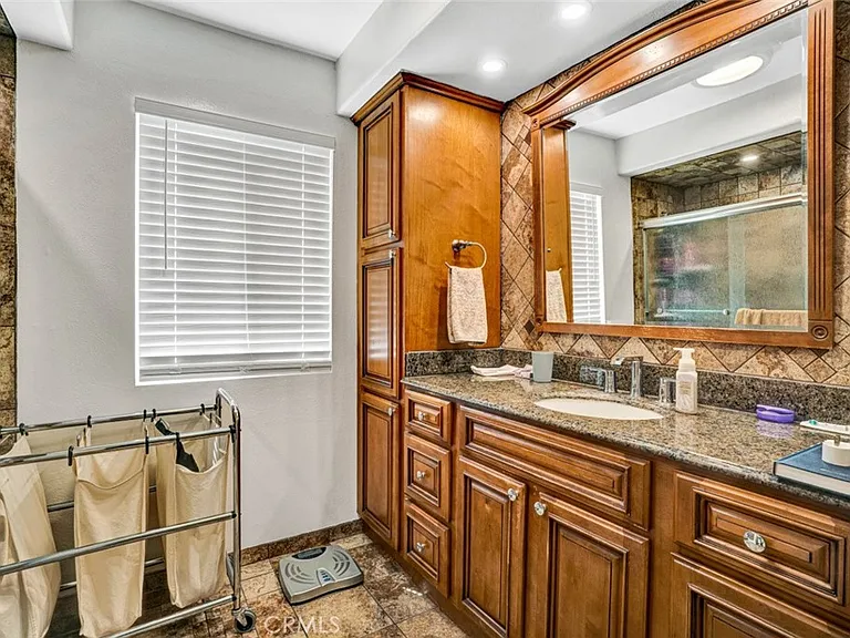 15442 Eiffel Cir — Photo 11