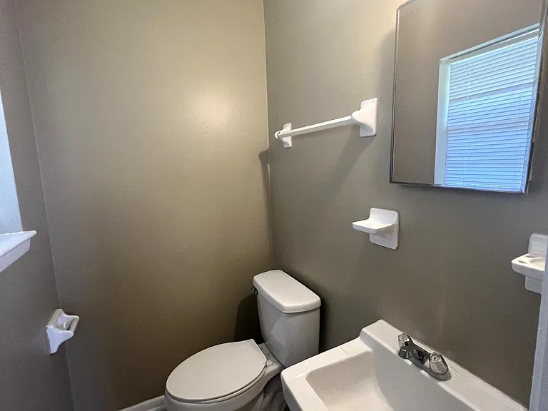 104 Michael Ct — Photo 12
