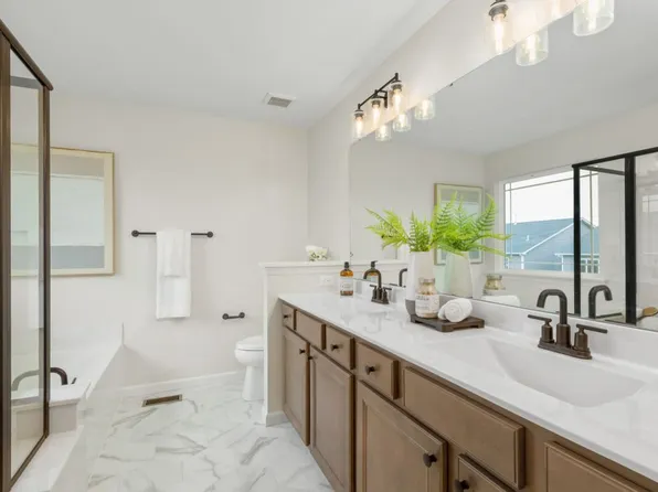 531 Wheatfield Cir, Wentzville, MO 63385