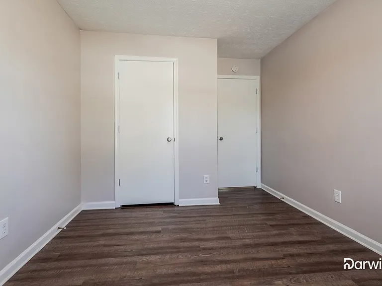 691 Stonebridge Cres — Photo 13