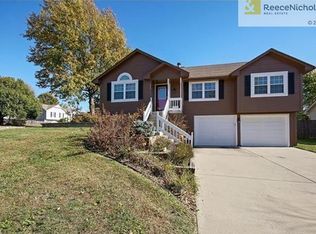 639 NE Bryant Dr, Lees Summit, MO 64086