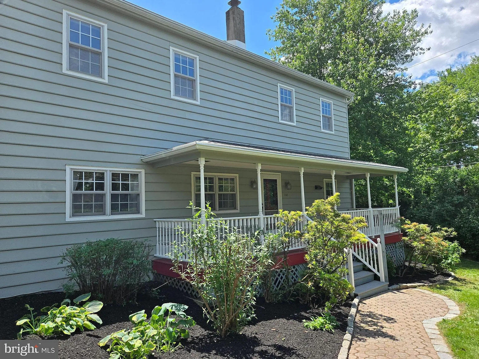 5 bed, 2744 sqft, $4,250 — Photo 2