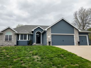 3933 SW Canterbury Town Rd, Topeka, KS 66610