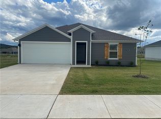 950 Rently St, Prairie Grove, AR 72753