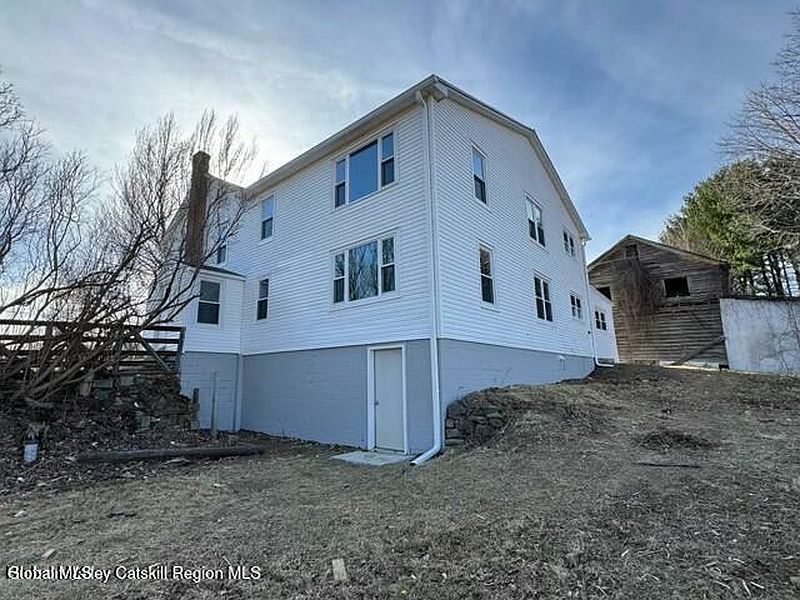 3rd image of 982 S Schodack Road