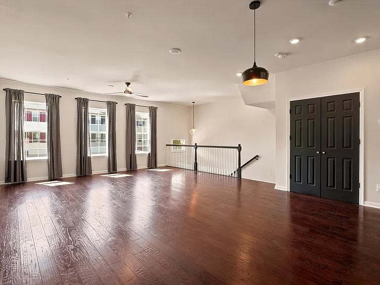 443 Tall Oaks Dr — Photo 6