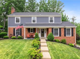 9059 Meadow Oaks Dr, Allison Park, PA 15101