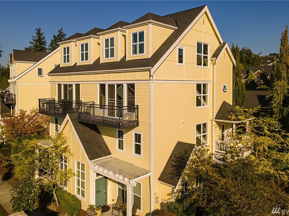 1st image of 1920 18th Ave NE #B