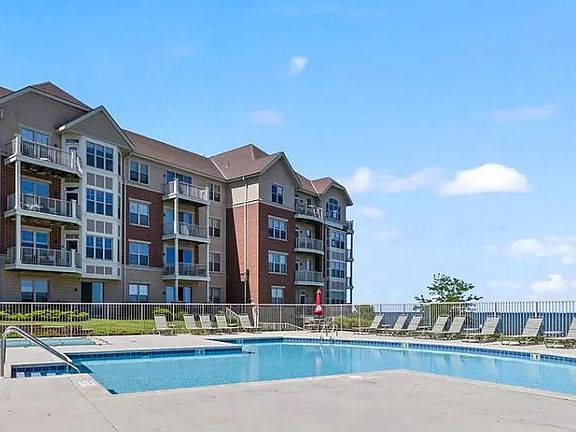 3rd image of 4130 S Lake Dr Unit 382