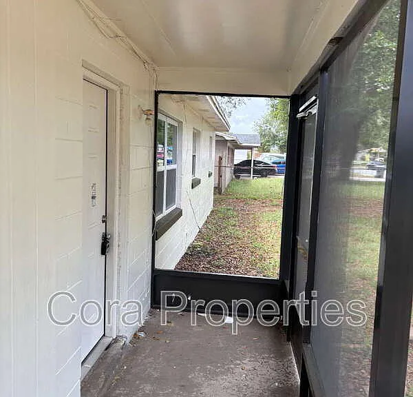 2436 Lilly St — Photo 2