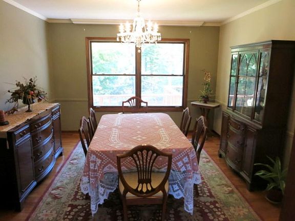 5th image of 1085 Brookside Dr