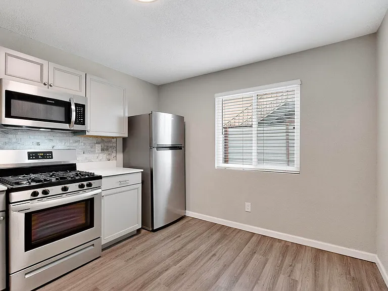 1812 Buena Vista Dr SE #4 — Photo 19