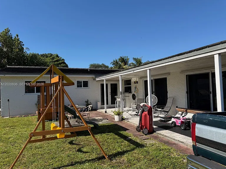 13425 NW 2nd Ave — Photo 3