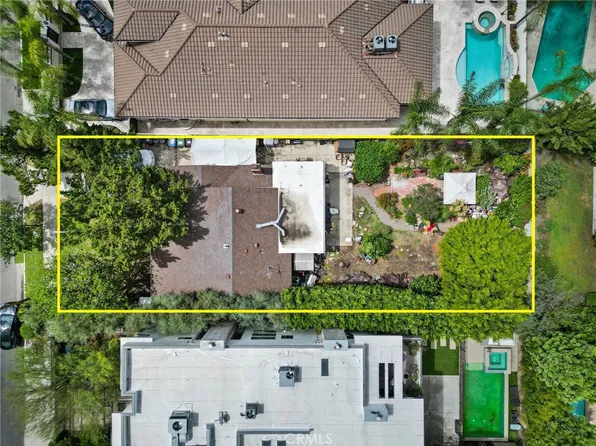 12415 Erwin St, North Hollywood, CA 91606
