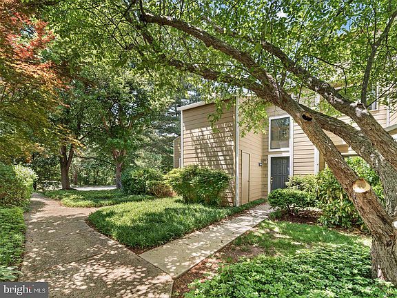 3rd image of 1917 Villaridge Dr