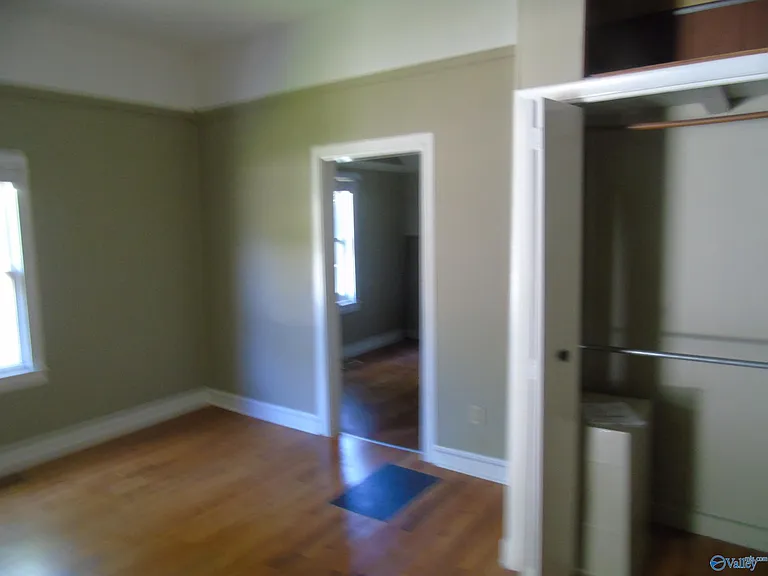 521 Oshaughnessy Ave NE #B — Photo 7