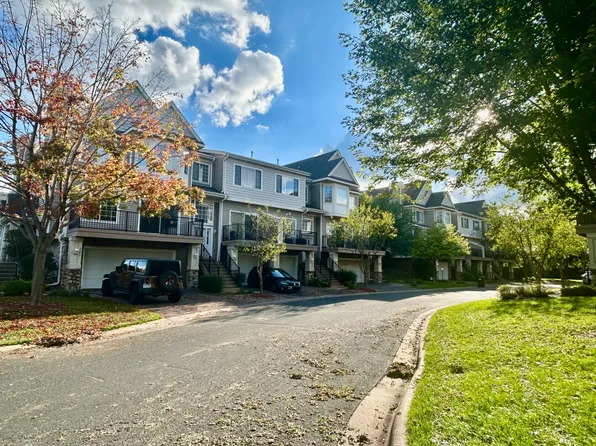 2338 Eagle Trace Ln, Woodbury, MN 55129