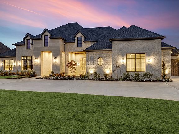 2nd image of 3516 Fairway Dr