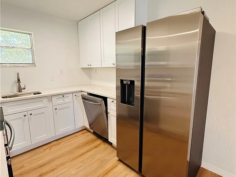 4931 Vincennes Ct #7 — Photo 3