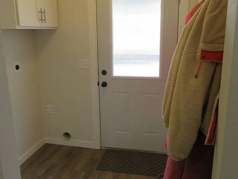420 Franklin St — Photo 9
