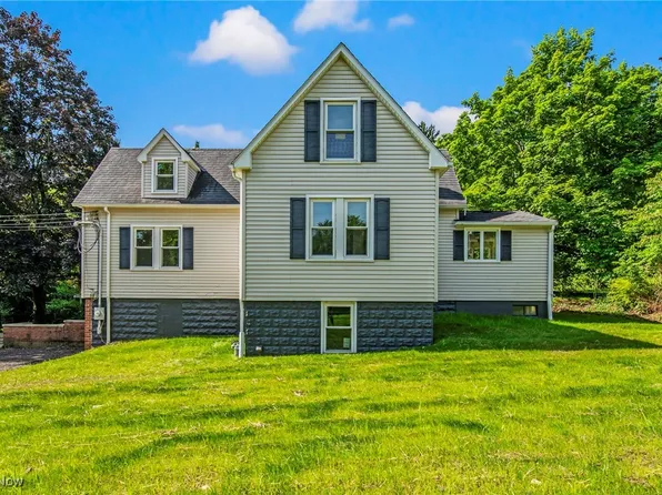416 N Hambden St, Chardon, OH 44024