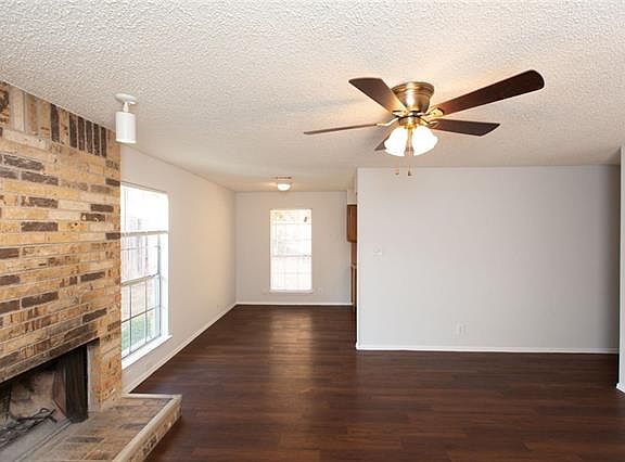 5th image of 2102 Courtney St #A