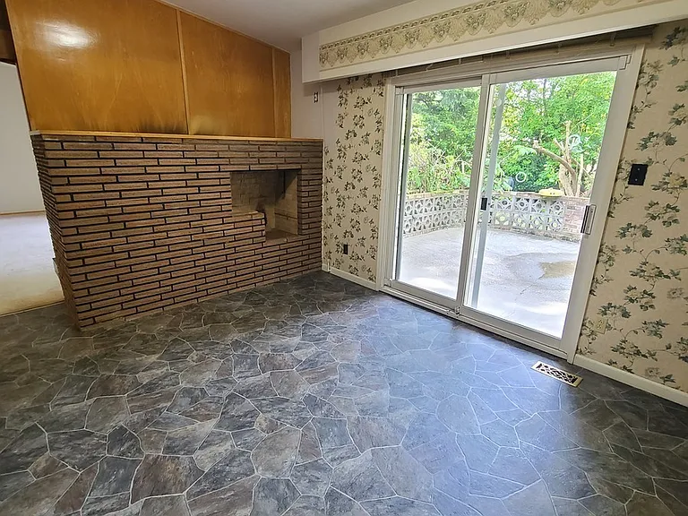 2730 Ash St — Photo 6