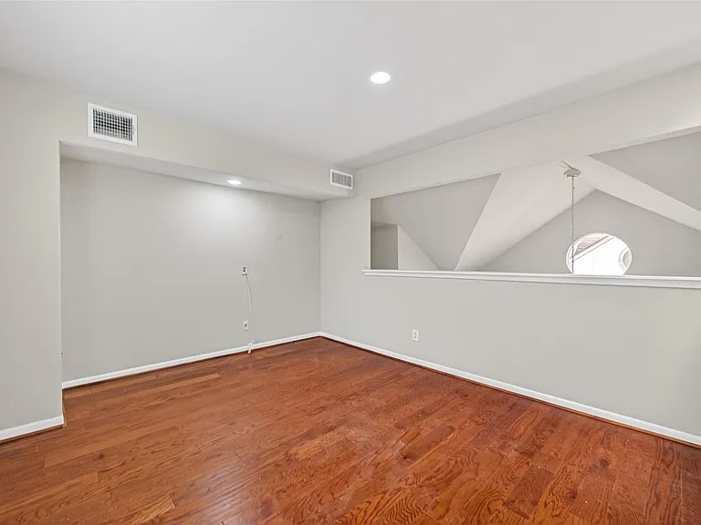 1114 Augusta Dr #10 — Photo 32