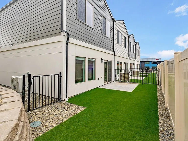 Vintage Park Townhomes — Photo 26