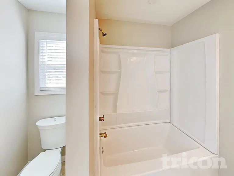 6745 Biscayne Blvd — Photo 9