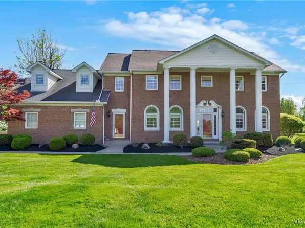 5455 Shadyside Dr, Clarence, NY 14031