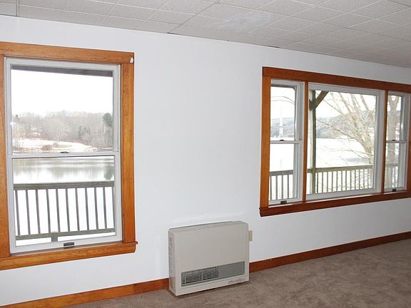 Living Room w. Views!