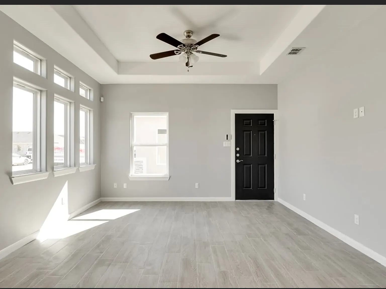 2 bed, 975 sqft, $1,100 — Photo 2