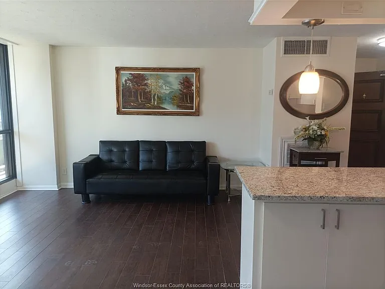 111 Riverside Dr E #808 — Photo 8