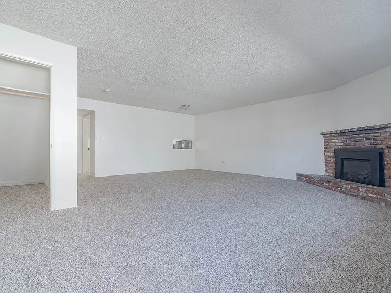 3600 Dana St — Photo 2