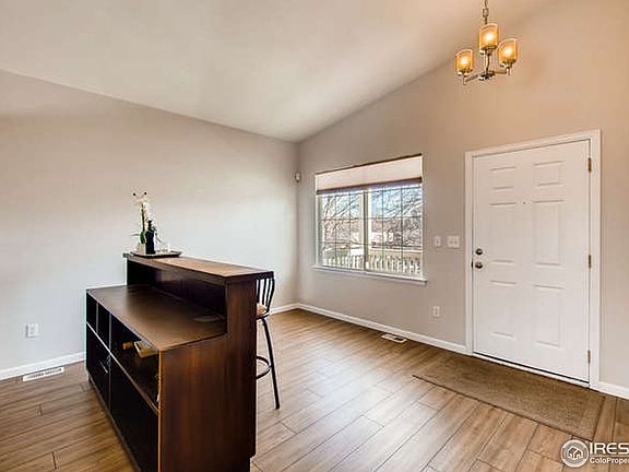 4th image of 1919 Clover Creek Dr