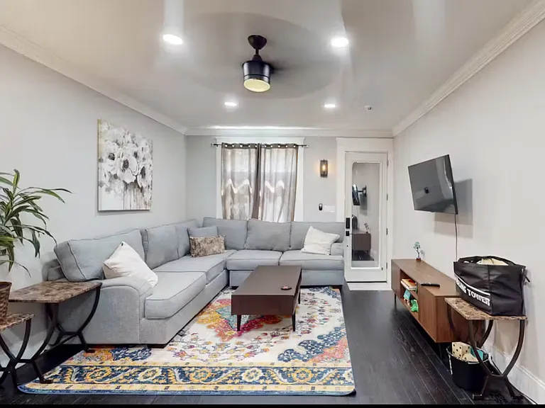 20 N Clinton St — Photo 10