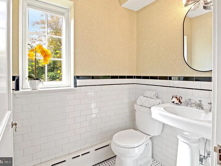 7704 Crossland Rd — Photo 23