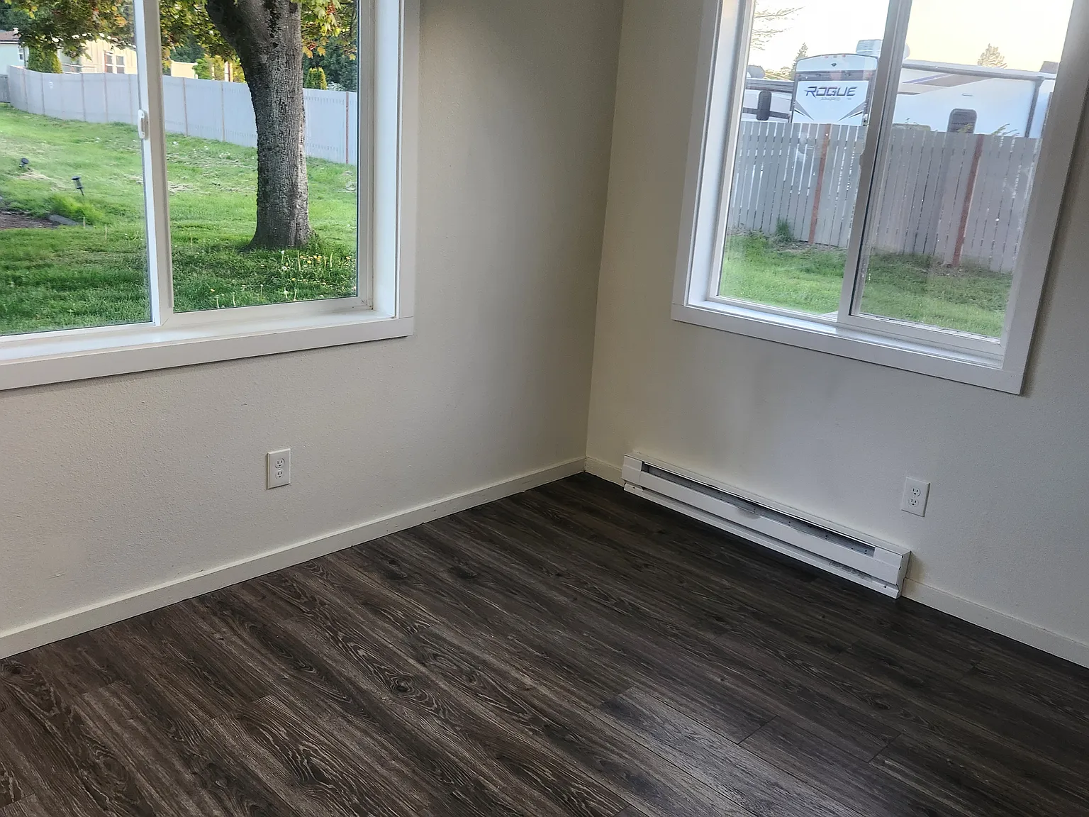 3 bed, 1100 sqft, $2,100 — Photo 4