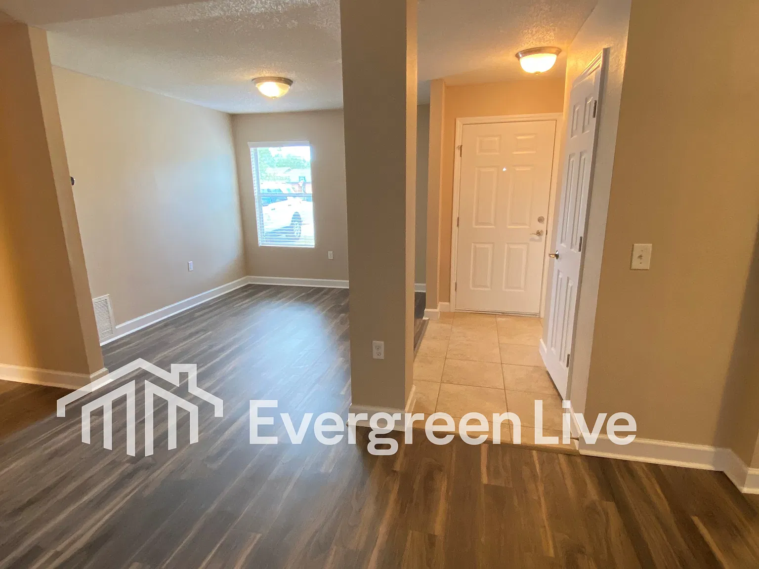 2 bed, 1.0 bath, 1387 sqft, $1,345 — Photo 4