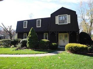 100 Woodside Dr, Mcmurray, PA