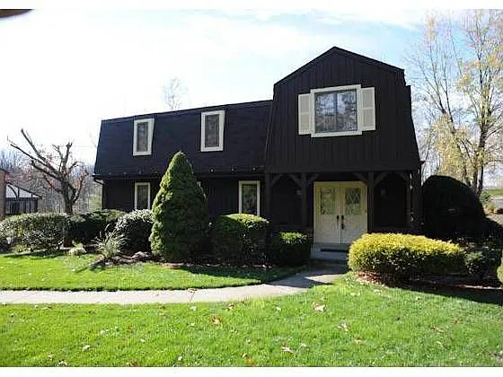 100 Woodside Dr photo 1
