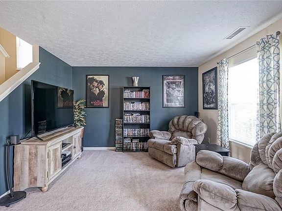 5th image of 6441 Bonneville Dr