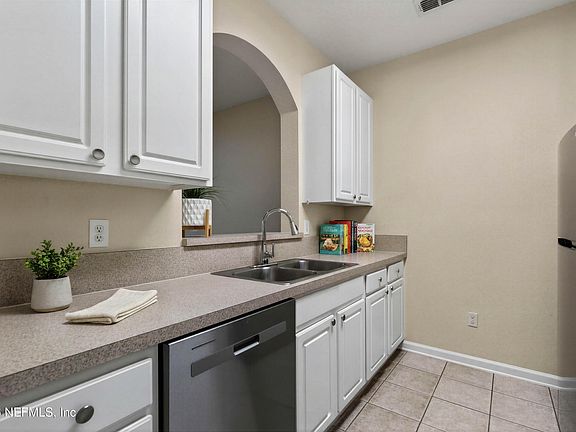 5th image of 7801 POINT MEADOWS Drive #2101