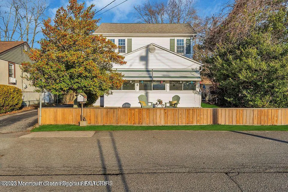 3 bed, 1275 sqft, $3,200 — Photo 3