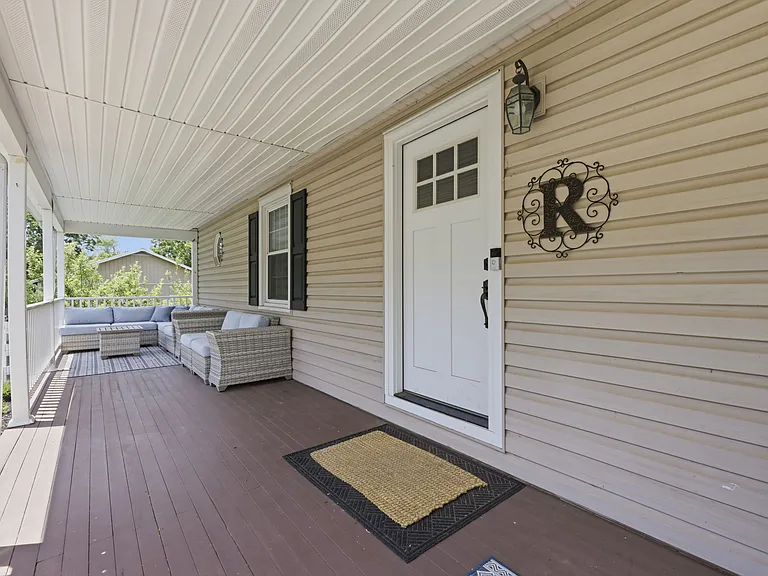 1682 Creek Rd — Photo 6